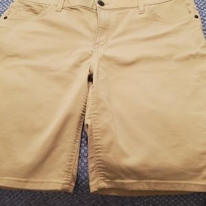 Ladies Bermuda Shorts